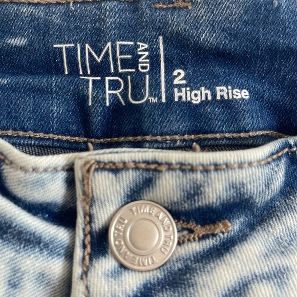 Jean shorts - Picture 3 of 3